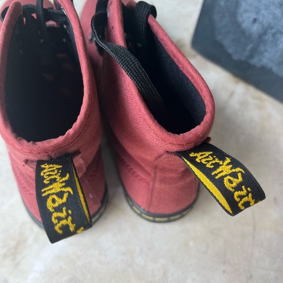 Doc Marten’s Shore Ditch Cherry Red Maroon Canvas Boots Women’s Size 6 - Picture 3 of 4
